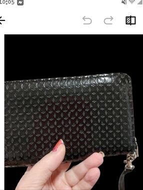 Black Embossed Zip-Around Wallet■ Read Below《